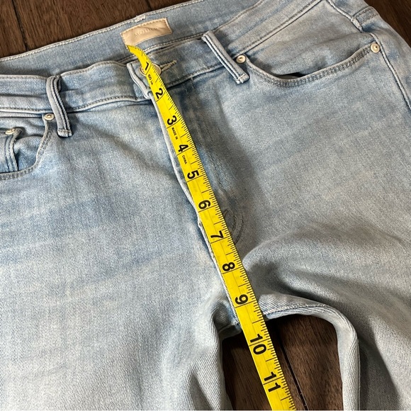 Mother The Weekender Fray Jeans 26 Light Wash Swimming Pool Sunday Raw Hem Flare - Picture 14 of 16